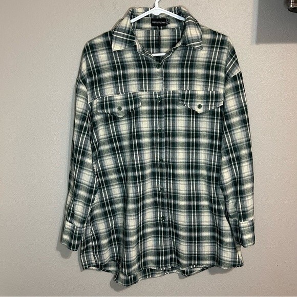 Prettylittlething oversized green & cream plaid button down shirt size small 6 - Picture 1 of 5